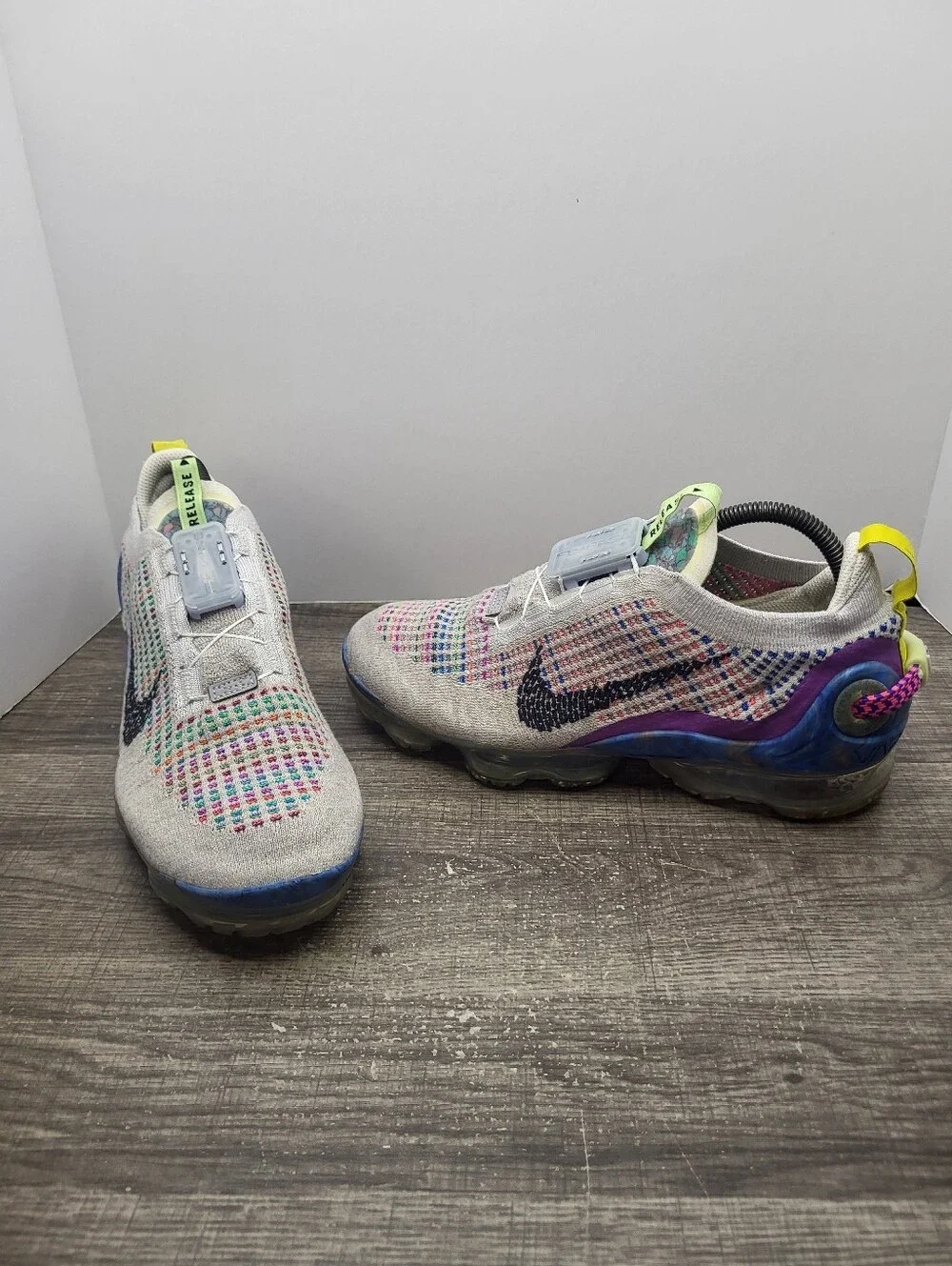 Nike Air VaporMax Flyknit Shoes Mens Size 8.5 Multicolor FlyEase CJ6740-001